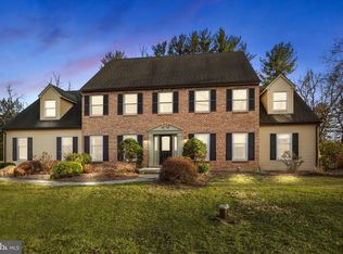 104 Beechwood Dr, Washington Crossing, PA 18977