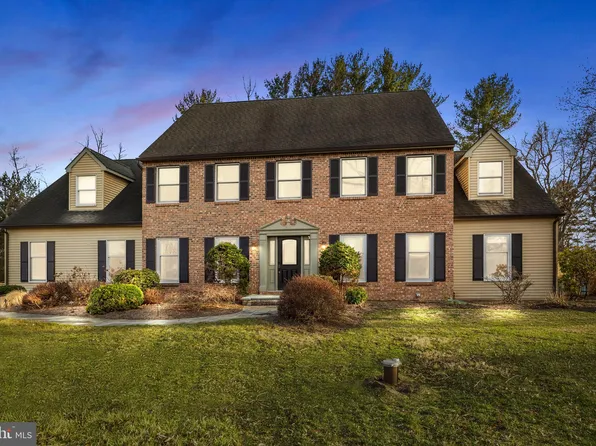 104 Beechwood Dr, Washington Crossing, PA 18977