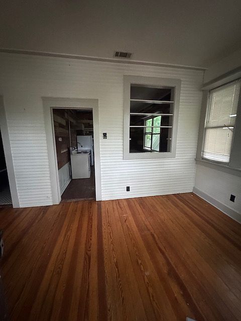 1st image of 909 Haines Ave APT G