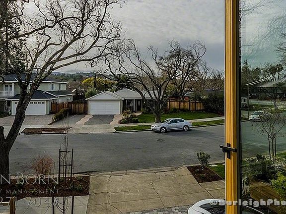4th image of 1825 Maddux Dr