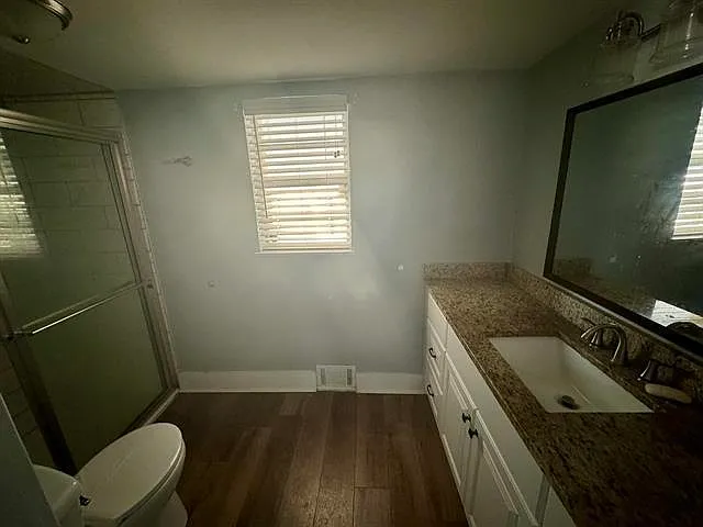 690 McConnell St — Photo 13