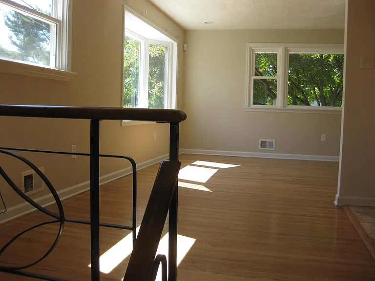 2421 Newell Dr — Photo 17