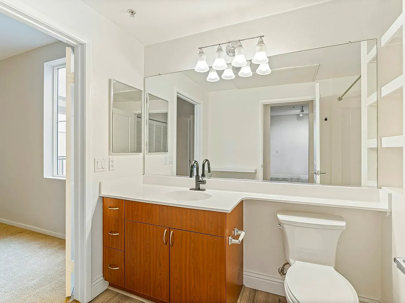2 bed, 1062 sqft, $3,300 — Photo 4