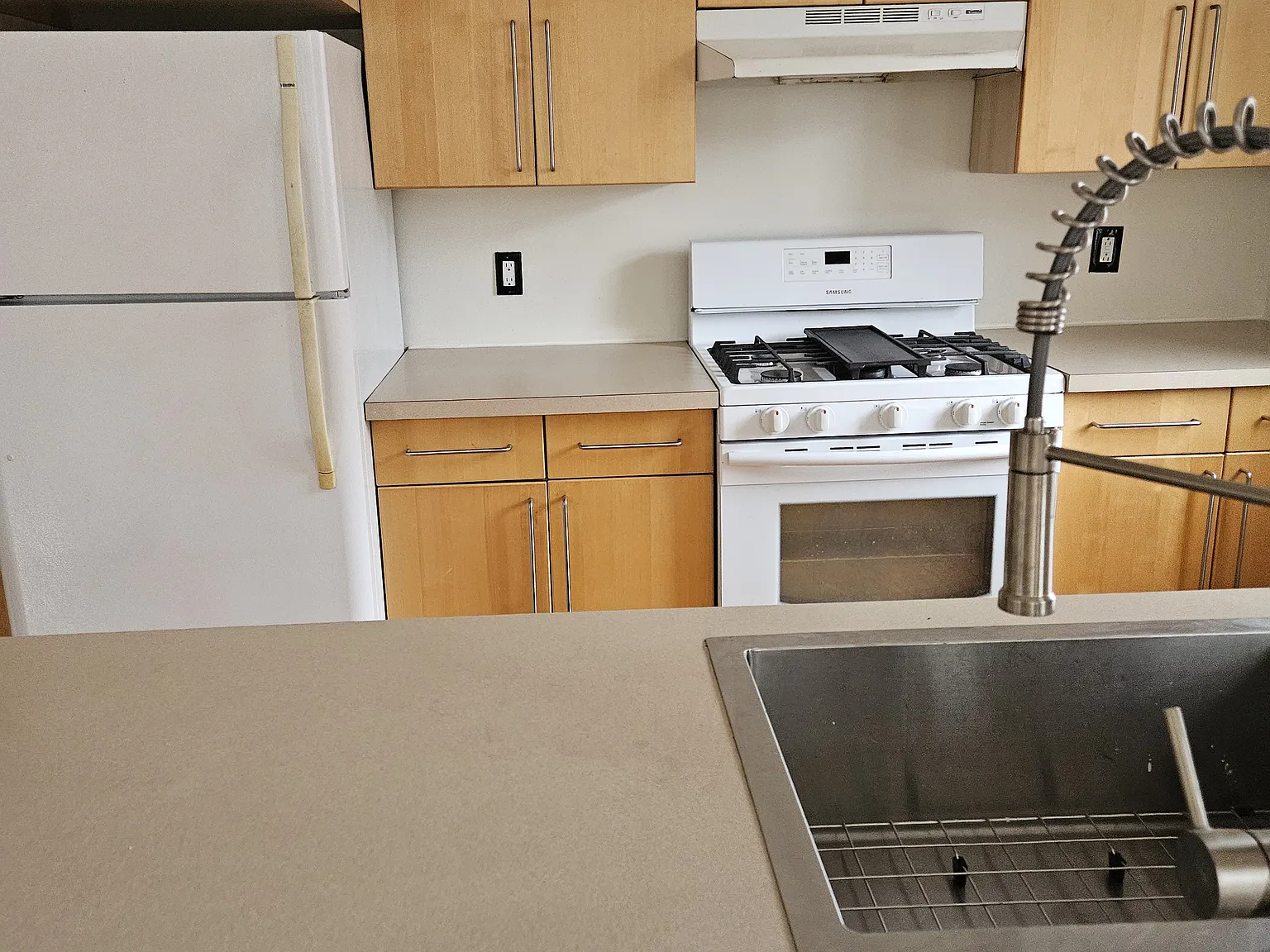 1 bed, 1100 sqft, $1,750 — Photo 3
