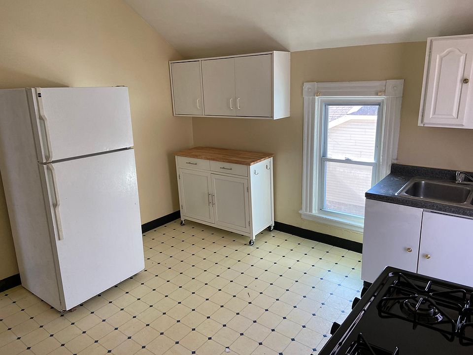 1st image of 11 Griggs St SW #2