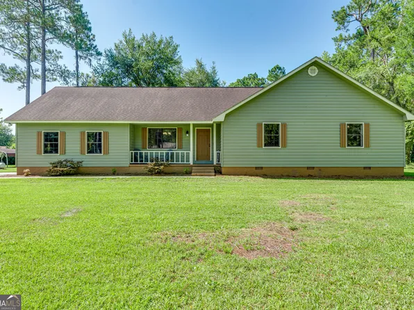 511 W 10th St, Woodbine, GA 31569