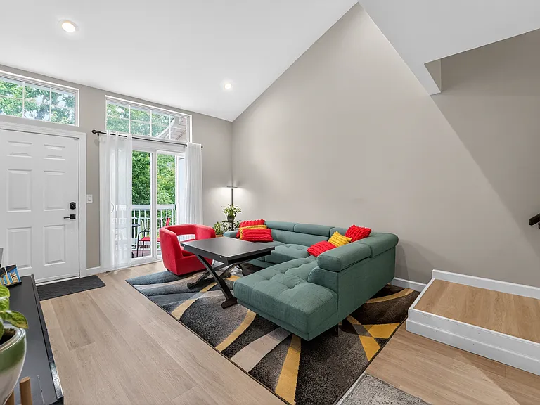 78 Mayfield Rd — Photo 11