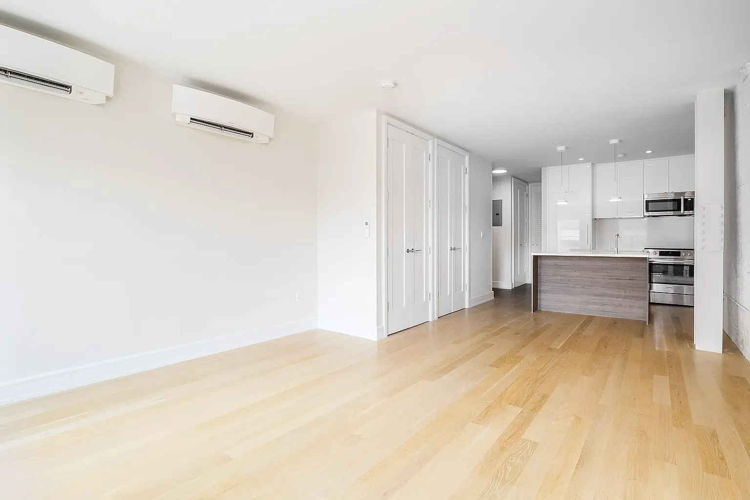 156 Beekman Street — Photo 1