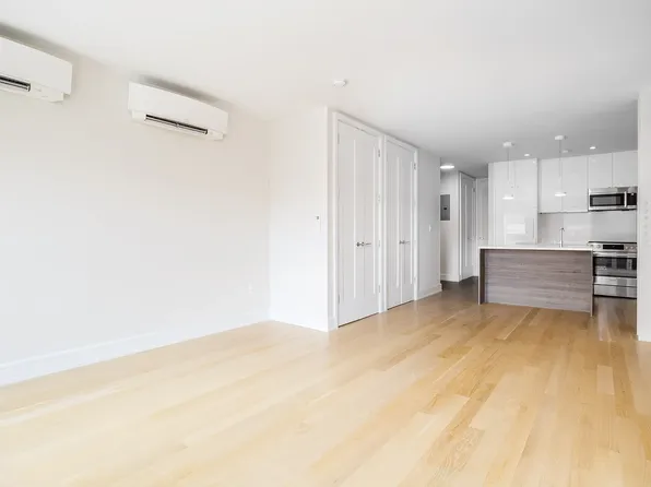 156 Beekman St #2B, New York, NY 10038