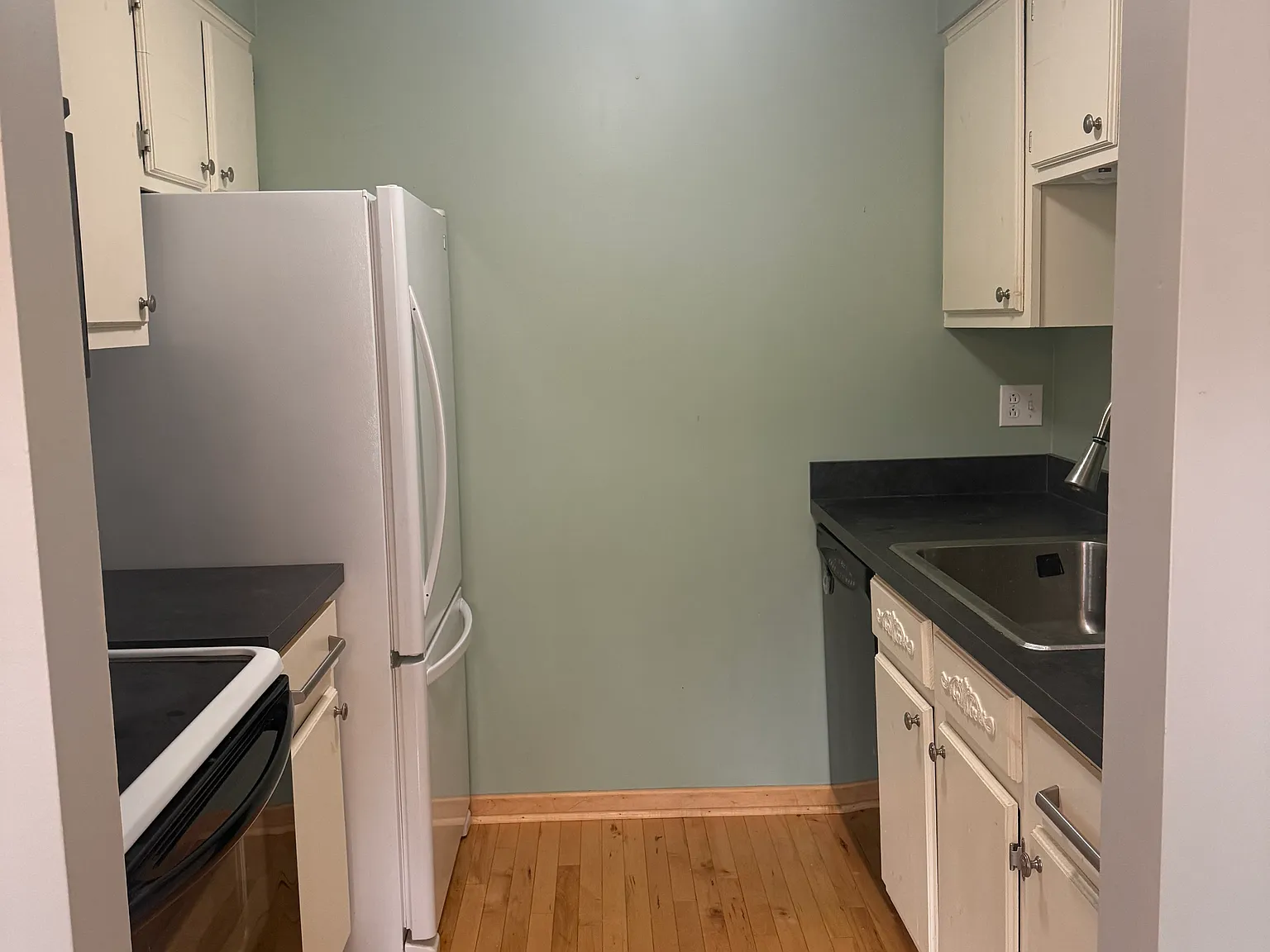 2 bed, 1200 sqft, $1,500 — Photo 3