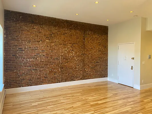 Rented by R New York | media 29