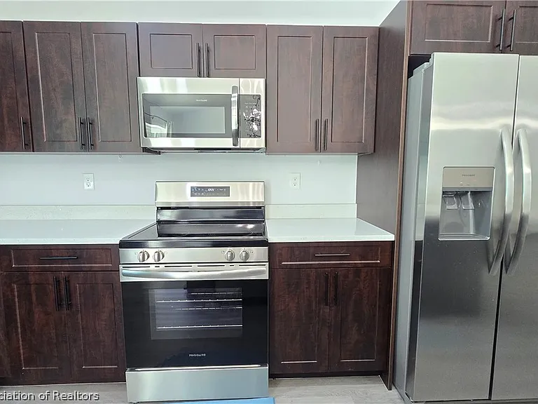 1870 N Zenith Rd — Photo 7