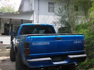 407 Kanawha Ave W, Clendenin, WV 25045