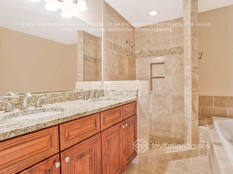 327 Mackinac Holw — Photo 16