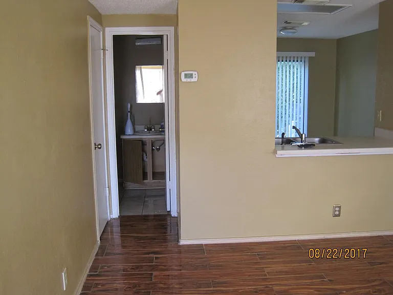 4911 Kenton Lake — Photo 10