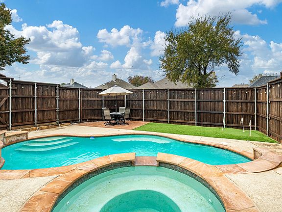 2nd image of 2128 Fountain Dr