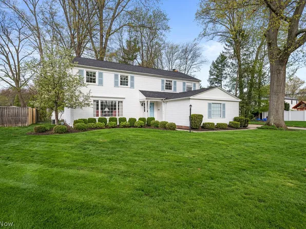 2250 Beechwood Dr, Westlake, OH 44145