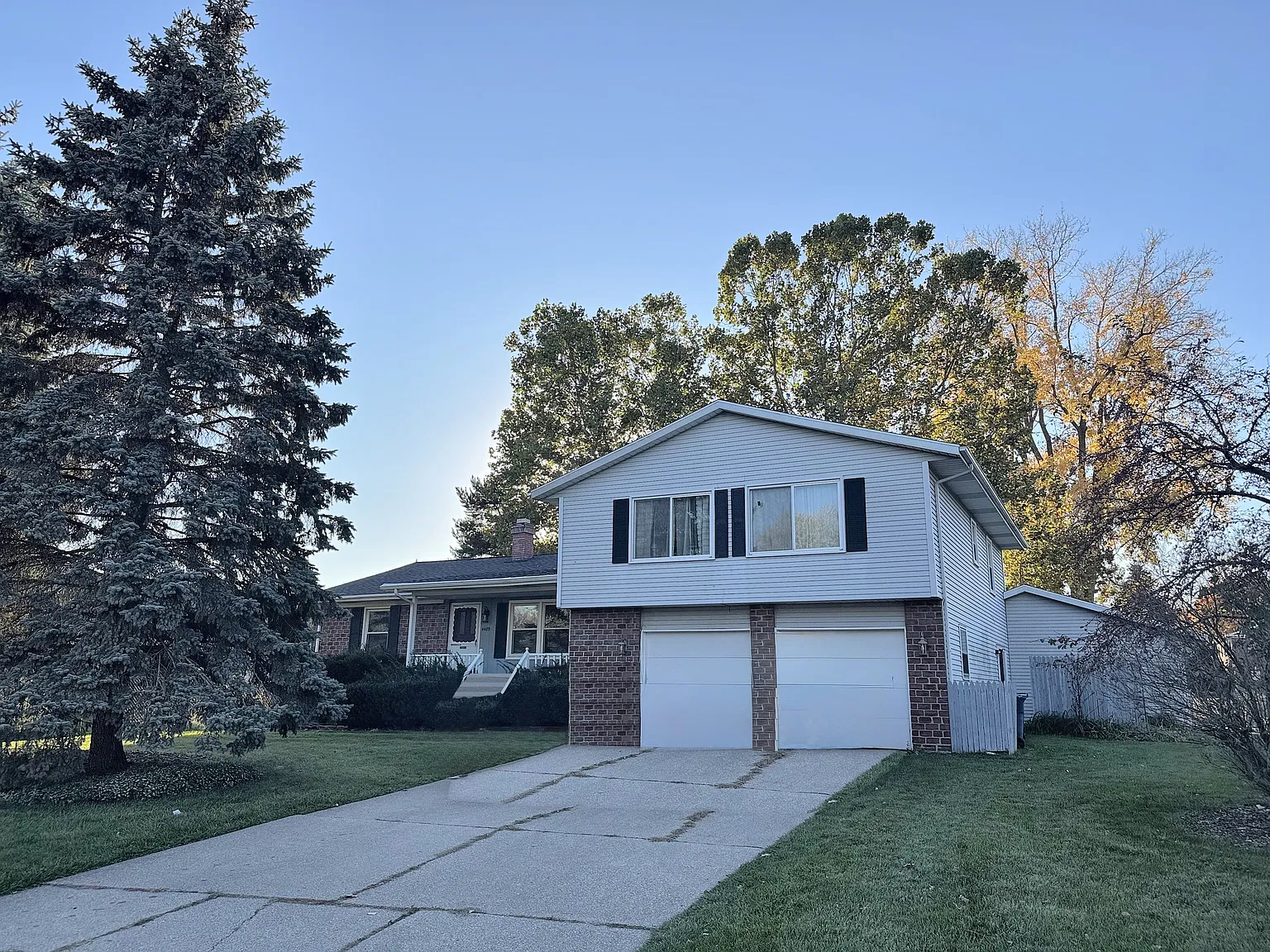 4489 Applewood Ave — Photo 3
