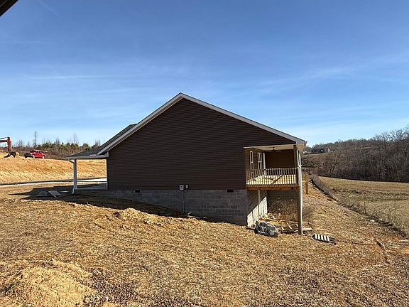 5th image of 76 Emily Ln