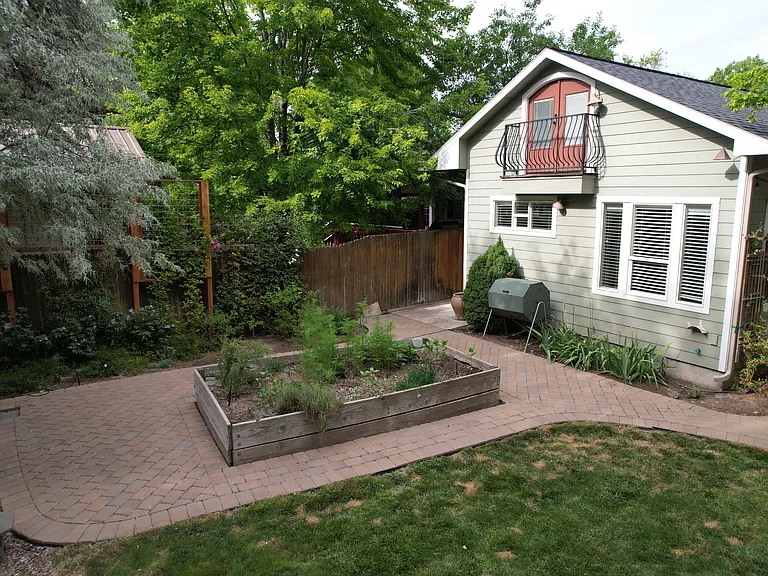 1003 N Marshall St — Photo 38