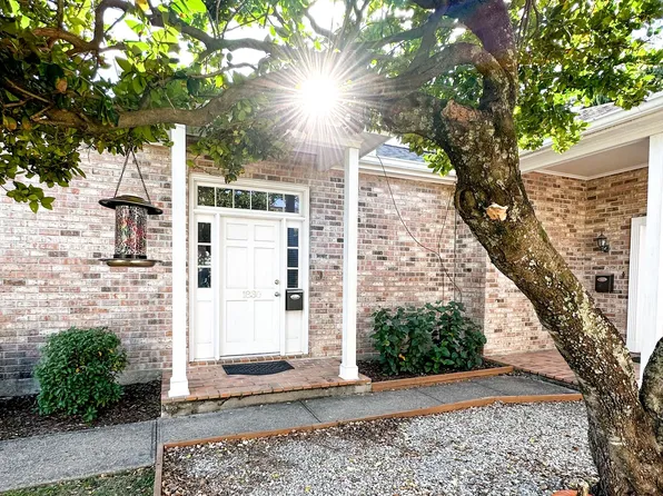 Uptown Rental: 1BR Duplex with Parking, 1830-1832 Burdette St, New Orleans, LA 70118