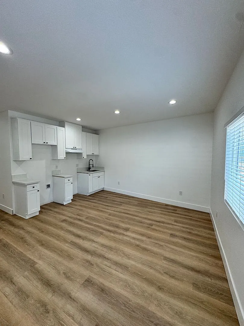 5201 E Anaheim Rd. — Photo 4