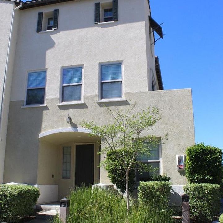 1st image of 316 Bishop Dr
