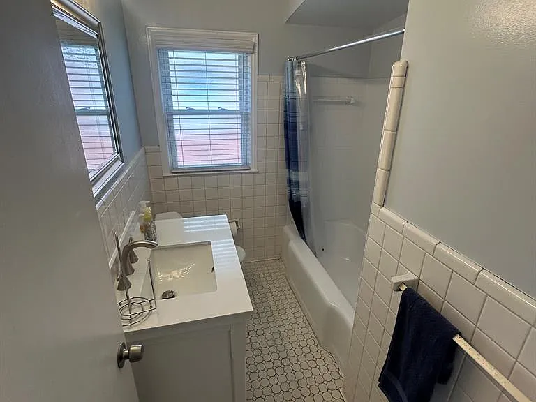4121 Seminole Dr — Photo 12