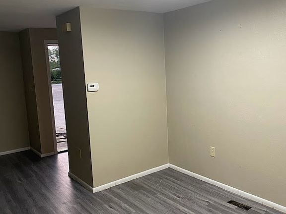 4th image of 212 N Main St #1