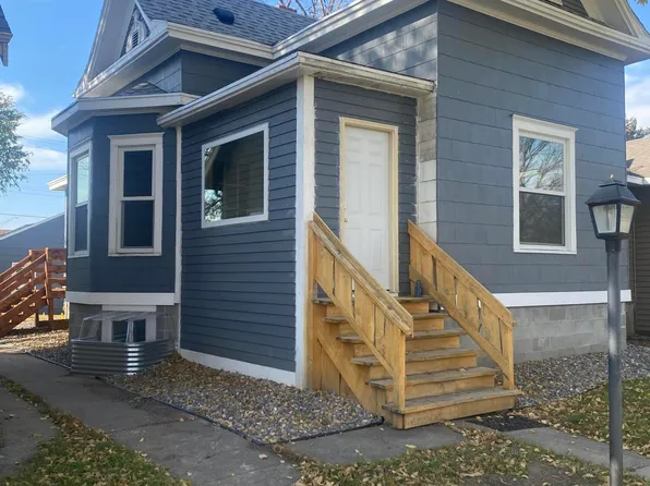 409 N 1st St, Aberdeen City, SD 57401