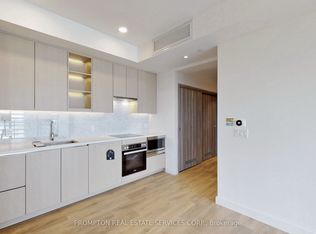 85 McMahon Dr #802, Toronto, ON M2K 0C2