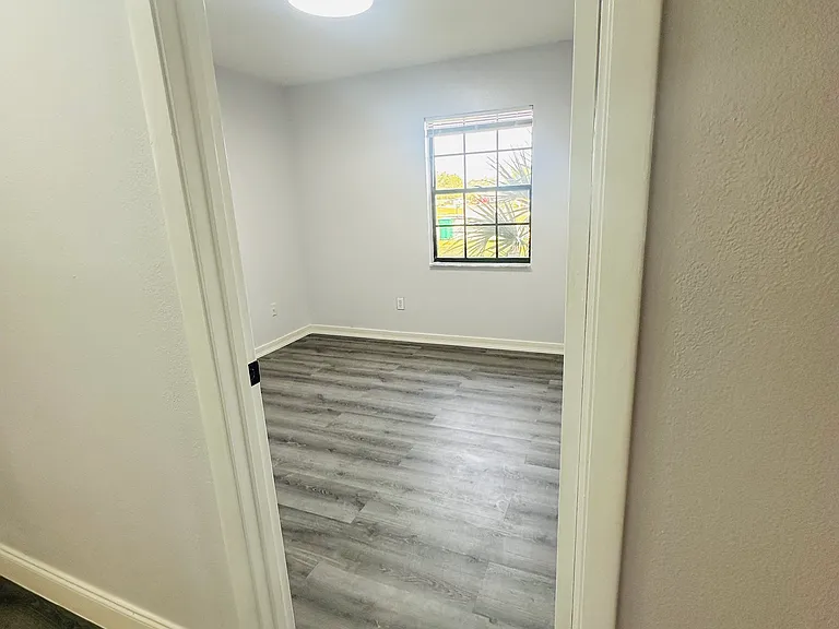 648 Pyramid Ave — Photo 49