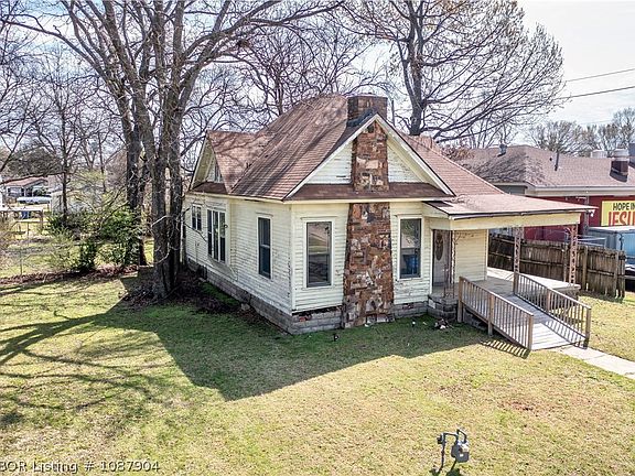 3rd image of 1004 N 33rd St