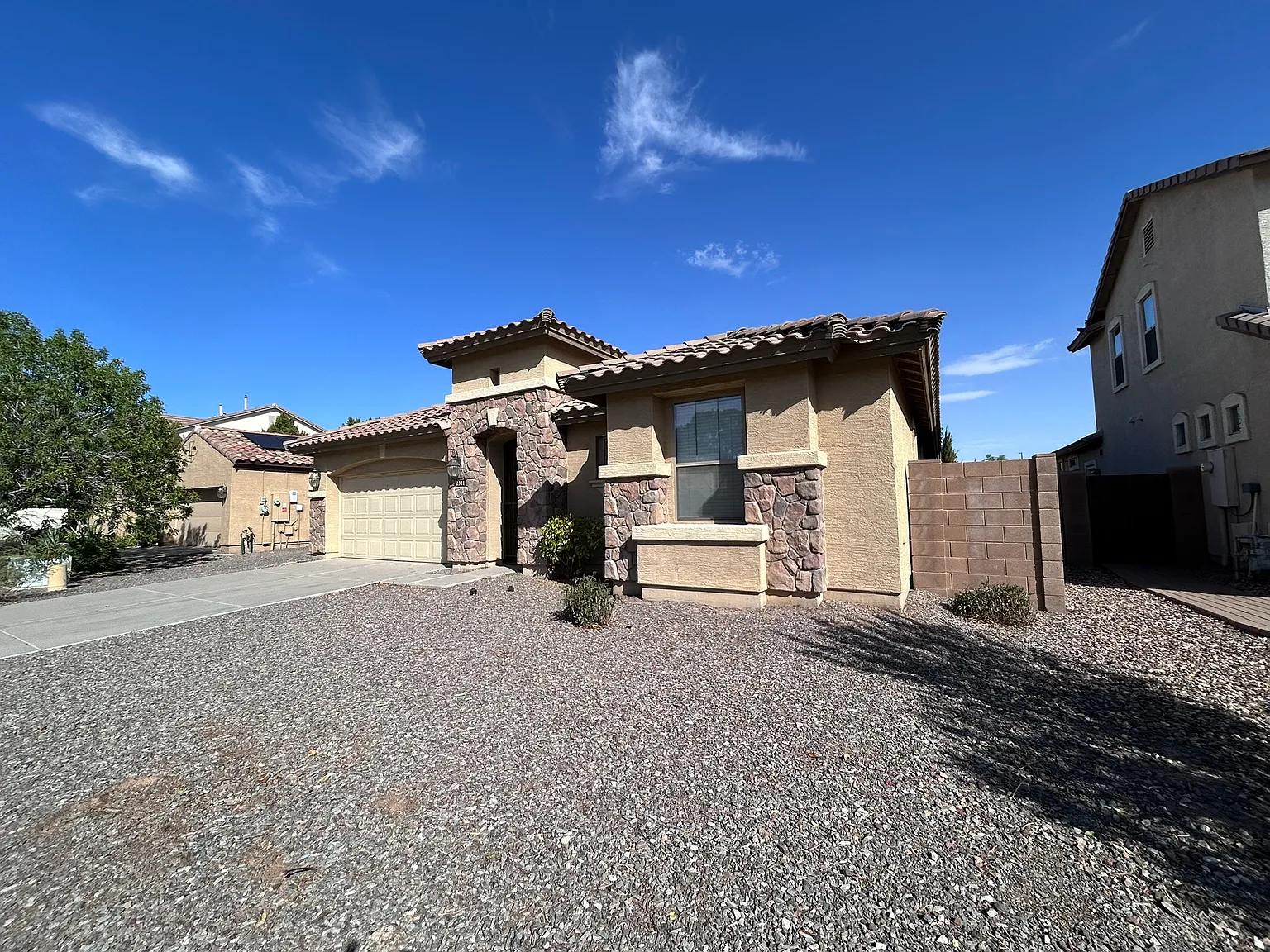 4 bed, 2086 sqft, $2,450 — Photo 2