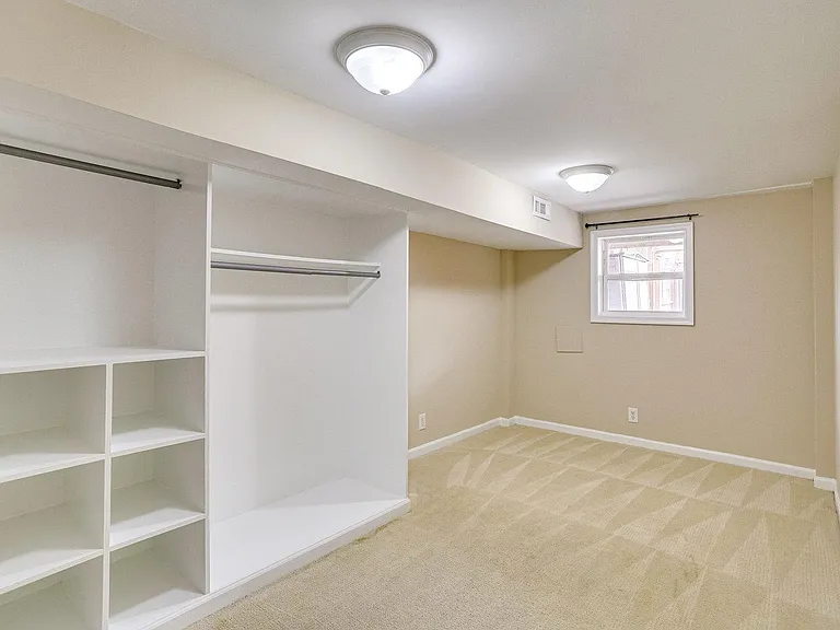 321 U St NE — Photo 17