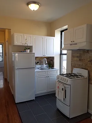 Rented by Esra Realty | media 9