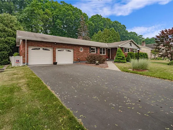 3620 Browning Ln, Bethlehem, PA 18017
