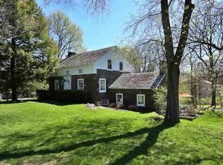 1020 Mohegan Rd, Niskayuna, NY 12309