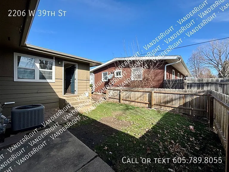 2206 W 39th St — Photo 16