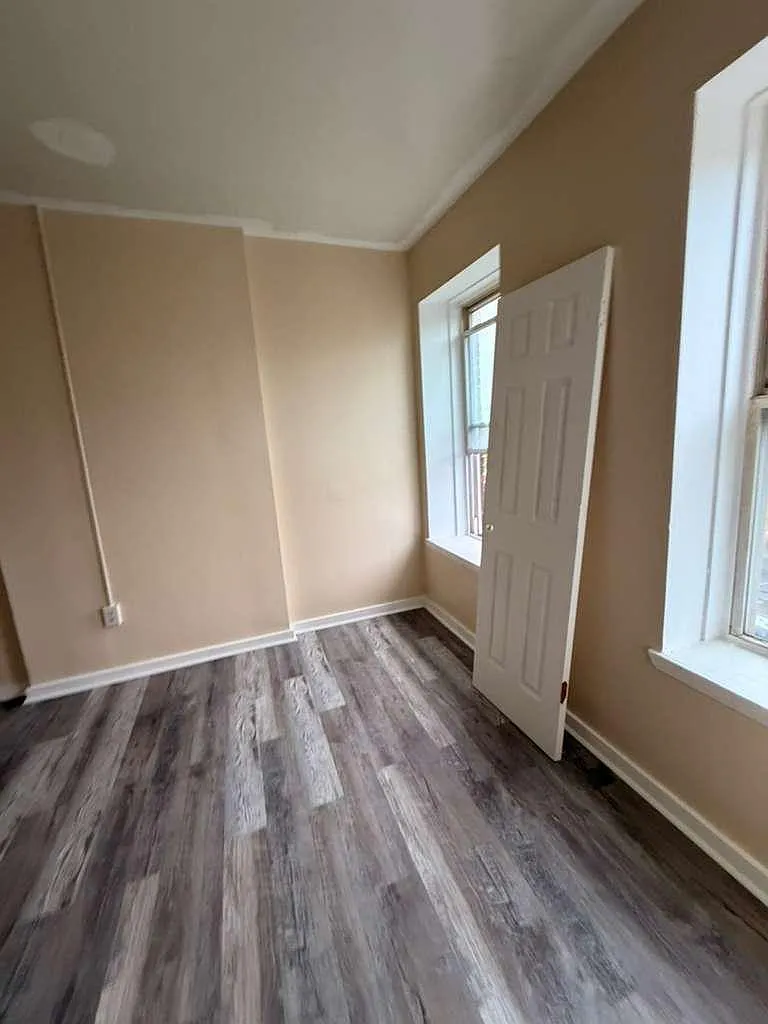 3 bed, 1200 sqft, $1,750 — Photo 3