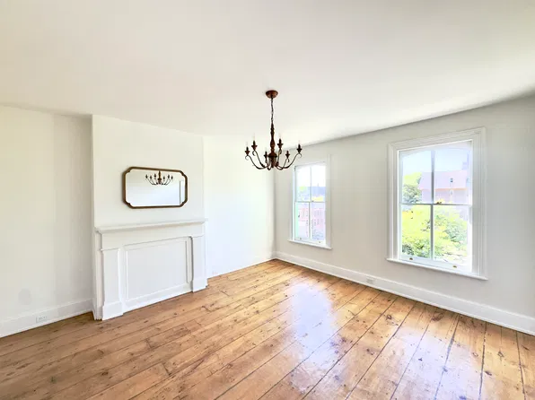 176 South St Floor 3, Newburgh, NY 12550