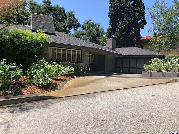 2nd image of 970 Stoneridge Dr