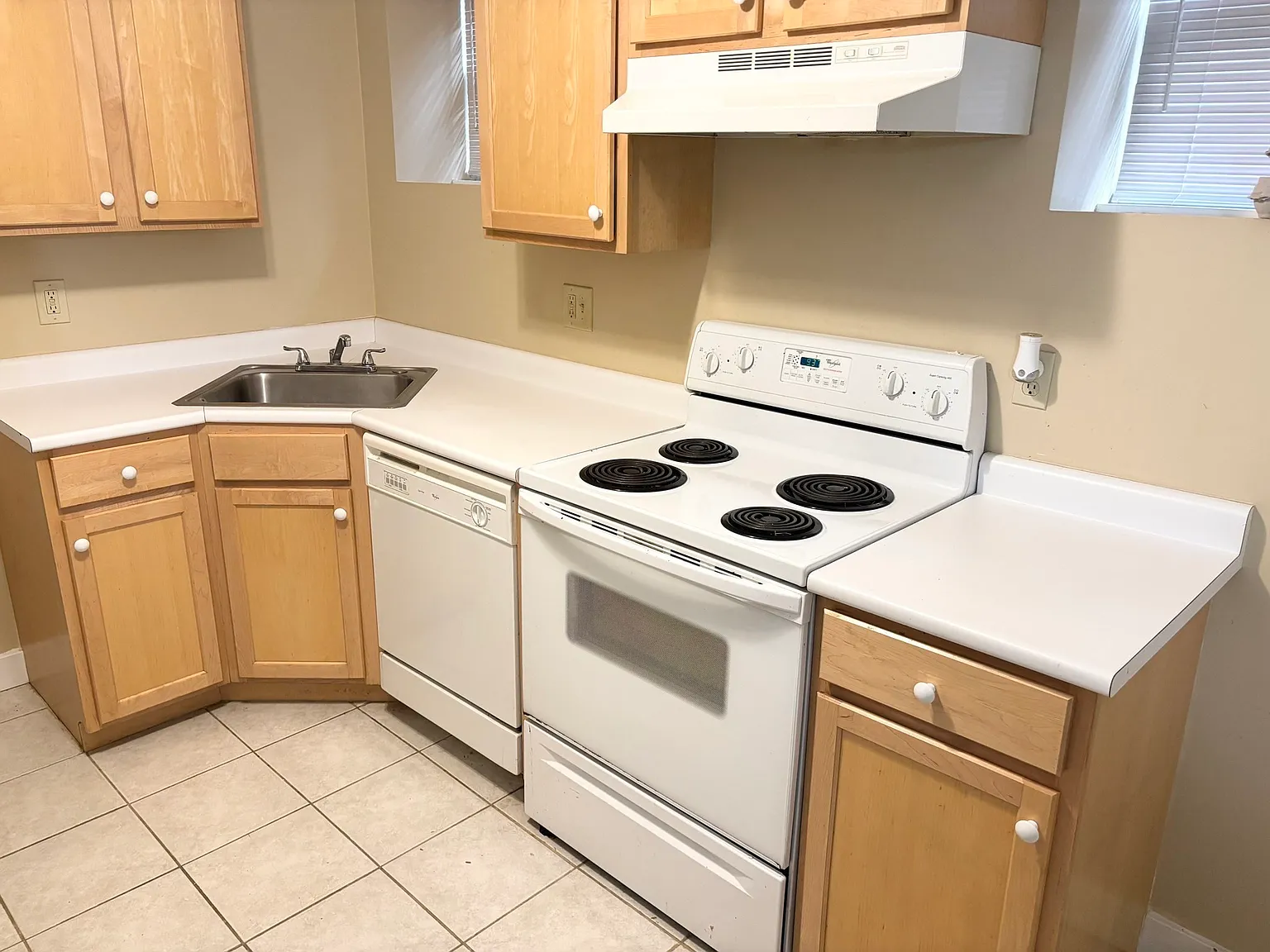2 bed, 1.0 bath, 700 sqft, $1,895 — Photo 4