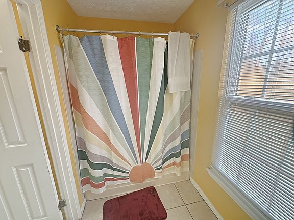 4th image of 107 Bonhill Dr #6