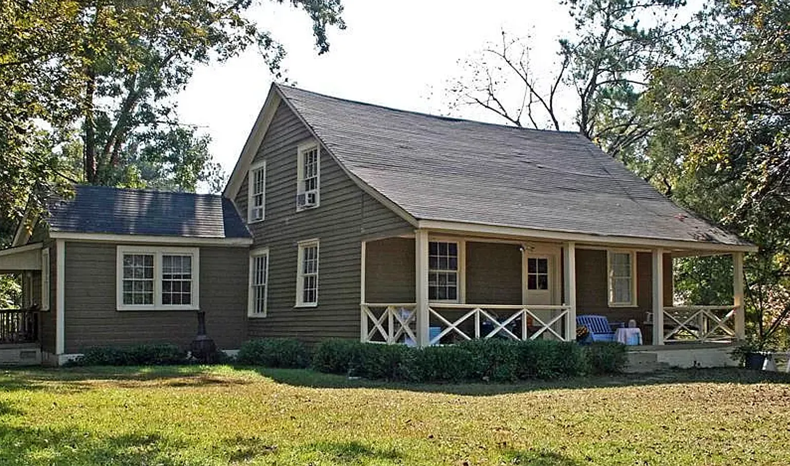 1 Bedroom/1 Bathroom Unit off Macon Highway — Photo 1