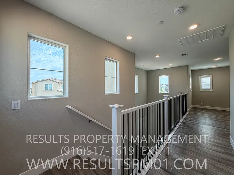 587 River St — Photo 40