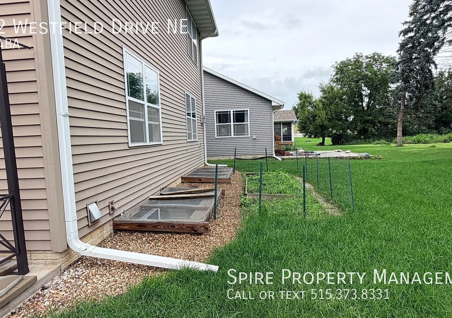 Great NE location 4 Bedroom 3.5 bathrooms with 3 stall garage — Photo 3