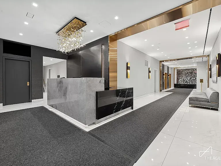 150 W 51st St #1803 — Photo 11
