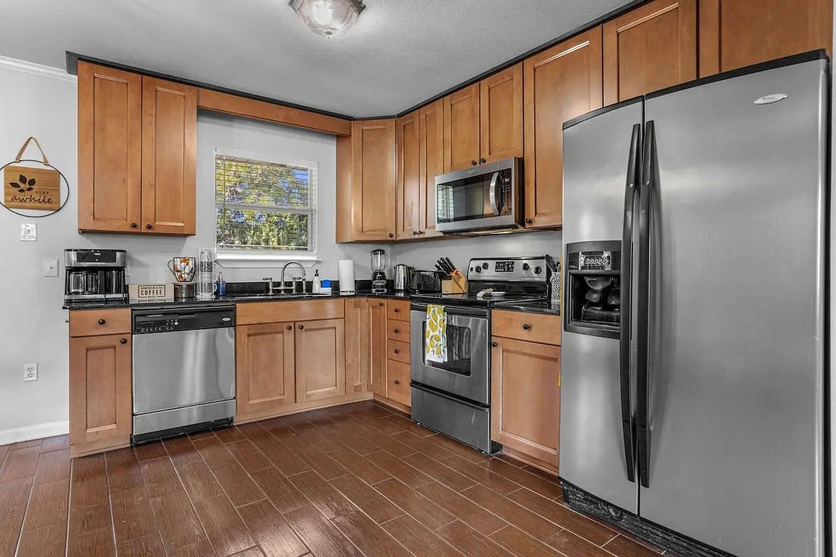 Building Photo - Lassere Cir