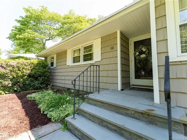 12 Rustic Lane, West Hartford, CT 06107